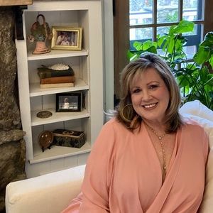 Meet your Posher, Carolyn